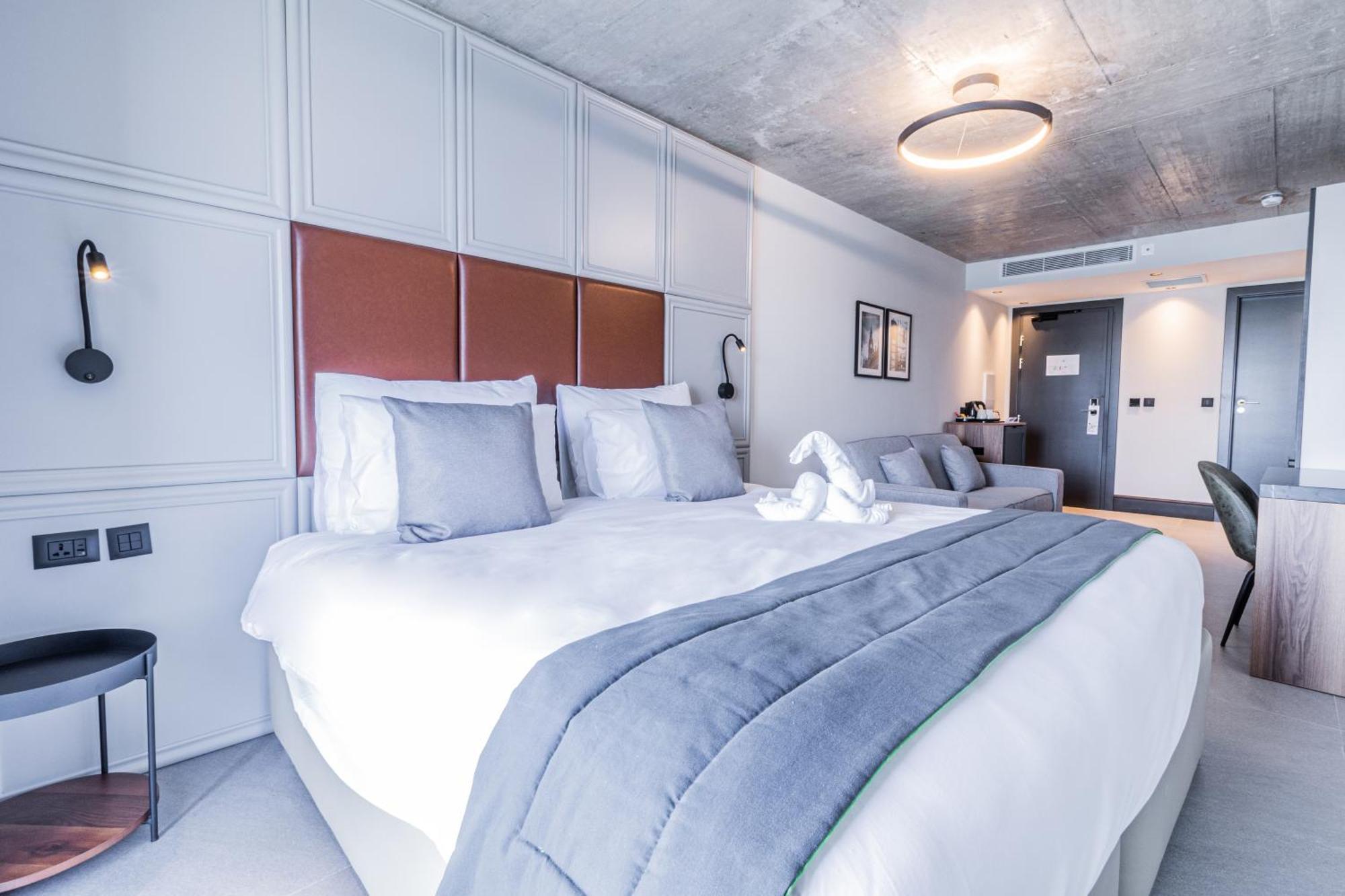 The Londoner Hotel Слима Экстерьер фото