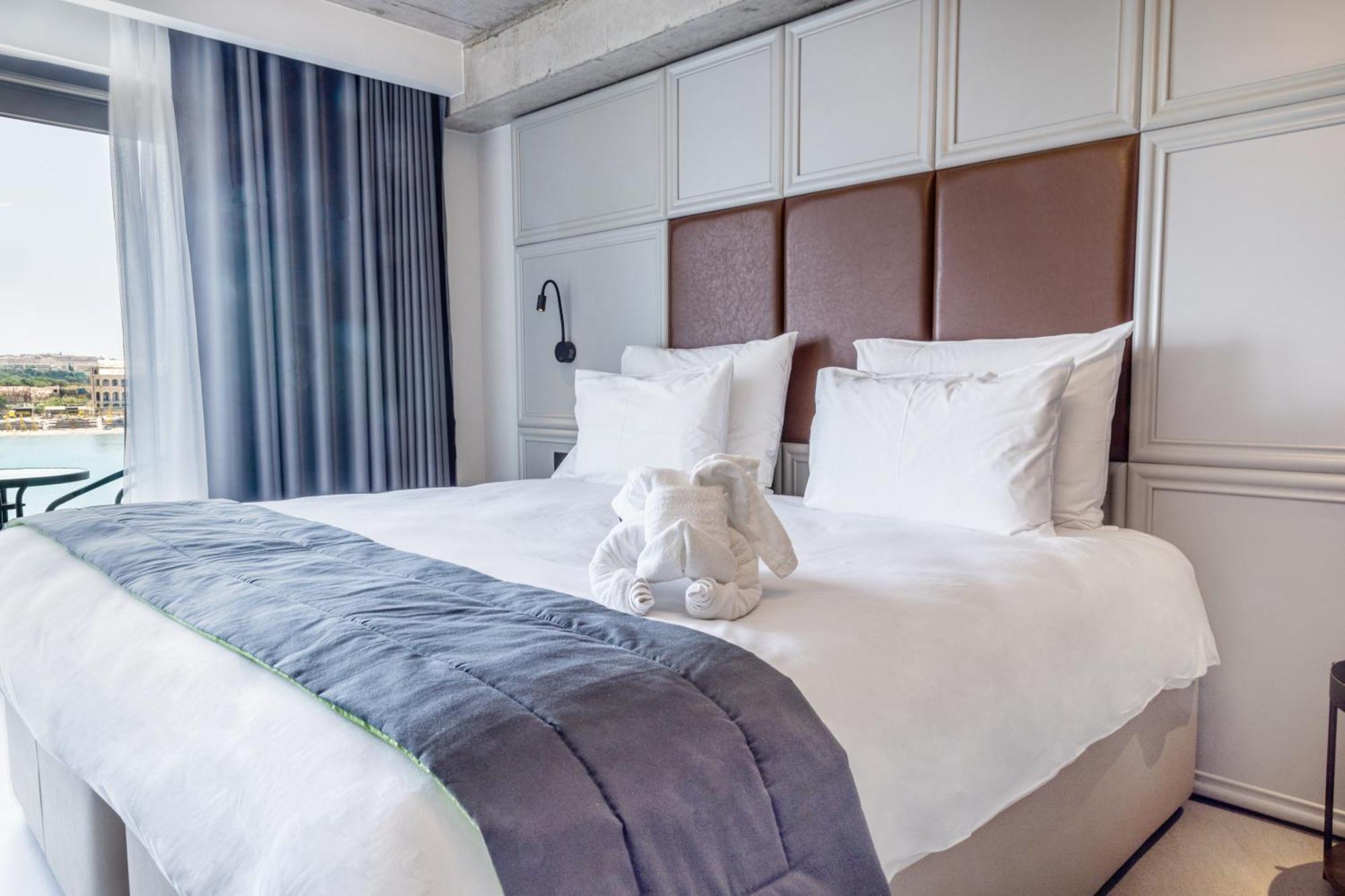 The Londoner Hotel Слима Экстерьер фото