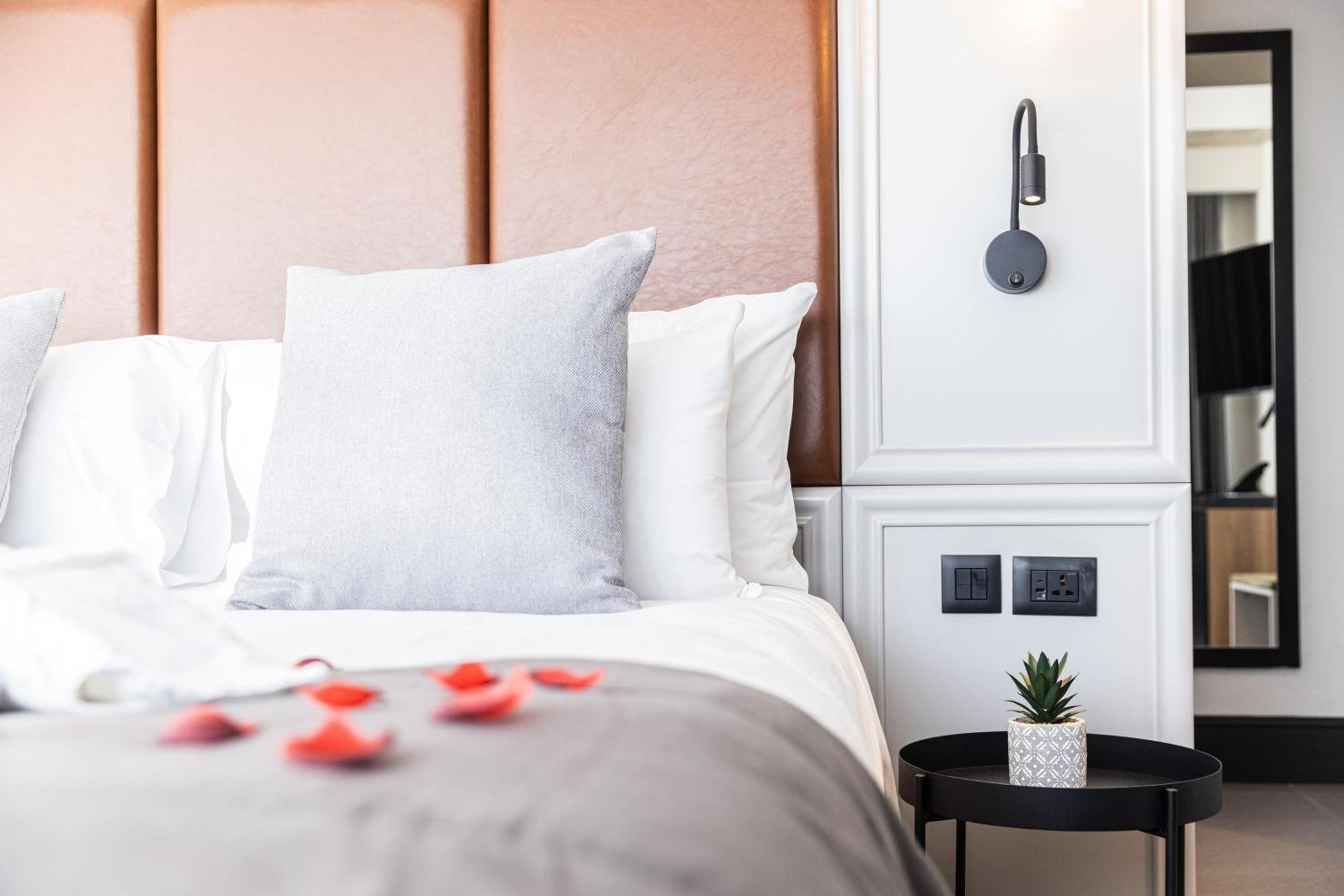 The Londoner Hotel Слима Экстерьер фото