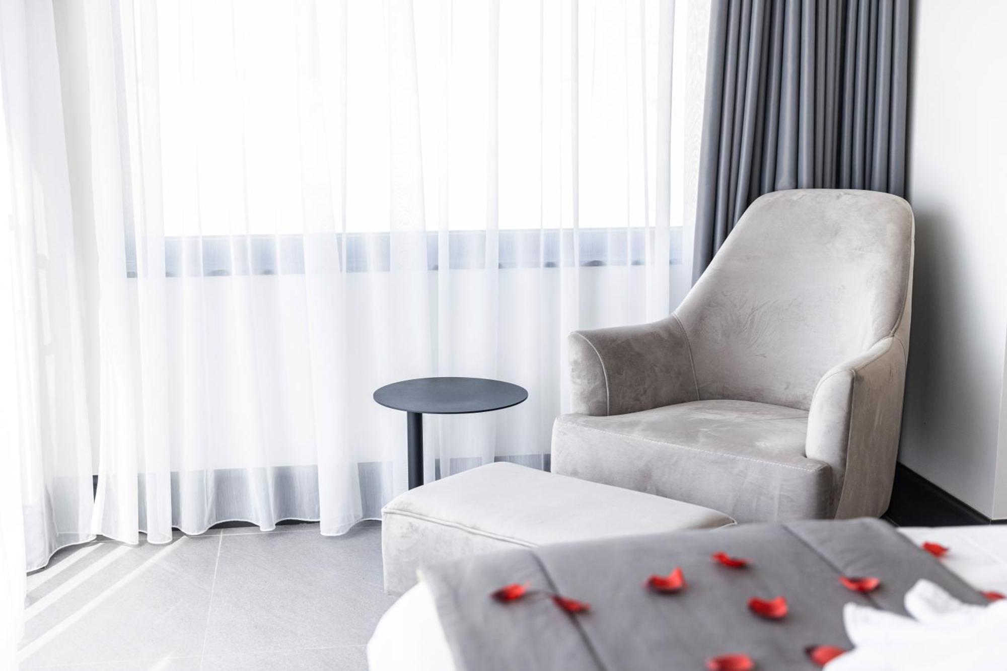 The Londoner Hotel Слима Экстерьер фото