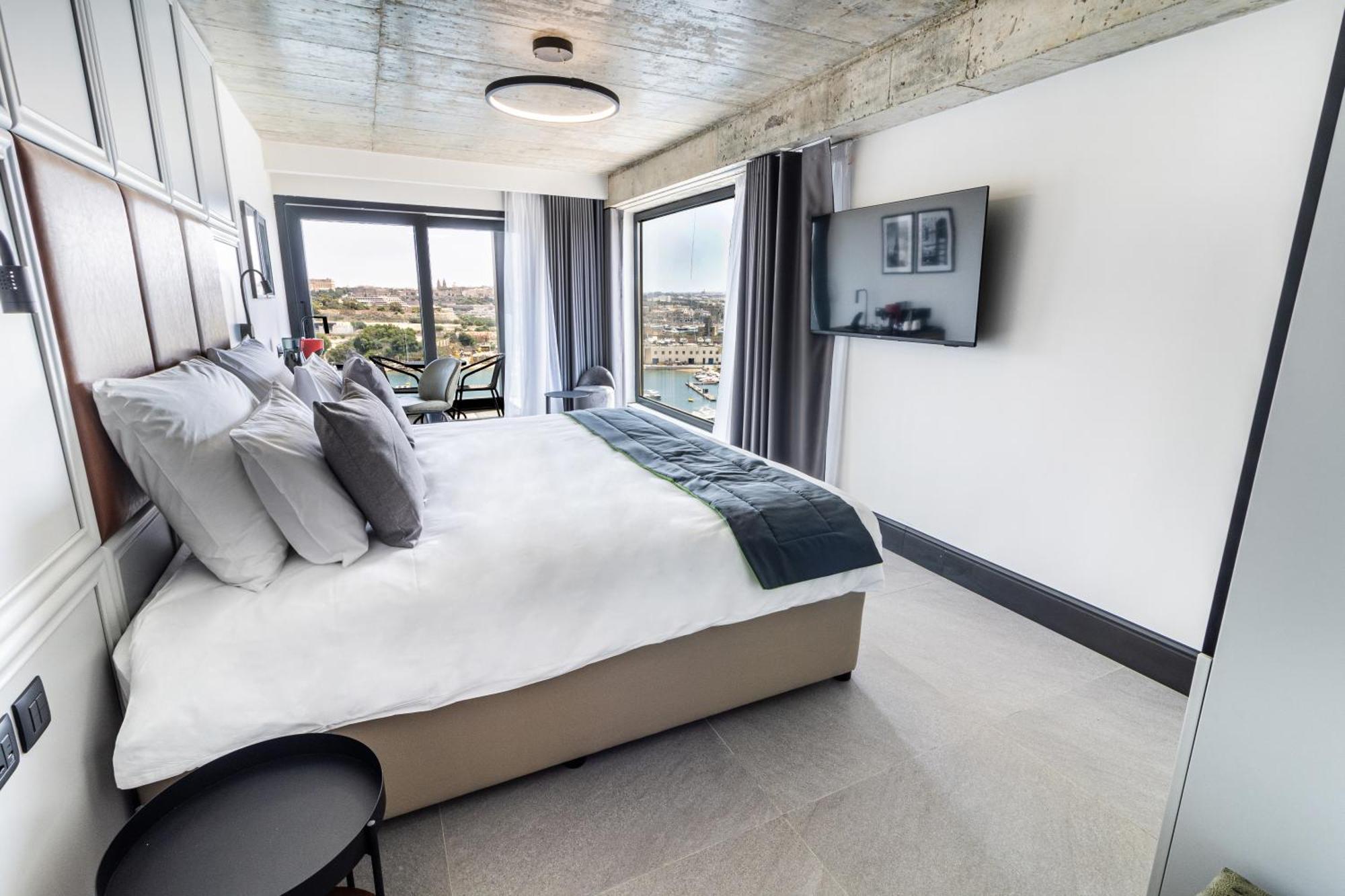 The Londoner Hotel Слима Экстерьер фото